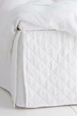 Clearance Ellos Home Sengekappe Candice Quilted i vasket hør, højde 60 cm Hvid