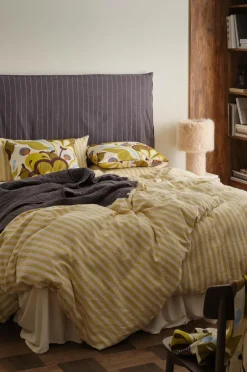 Best Ellos Home Sengesæt Elly Classic Stripe i genanvendt halvlinned 2 eller 3 stykker Lys grøngul