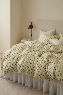 Sale Ellos Home Sengesæt Milly Fruit i bomuld 2 eller 3 stykker Lys avocadogrøn