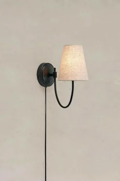 Best Markslöjd Væglampe Amar Beige/sort